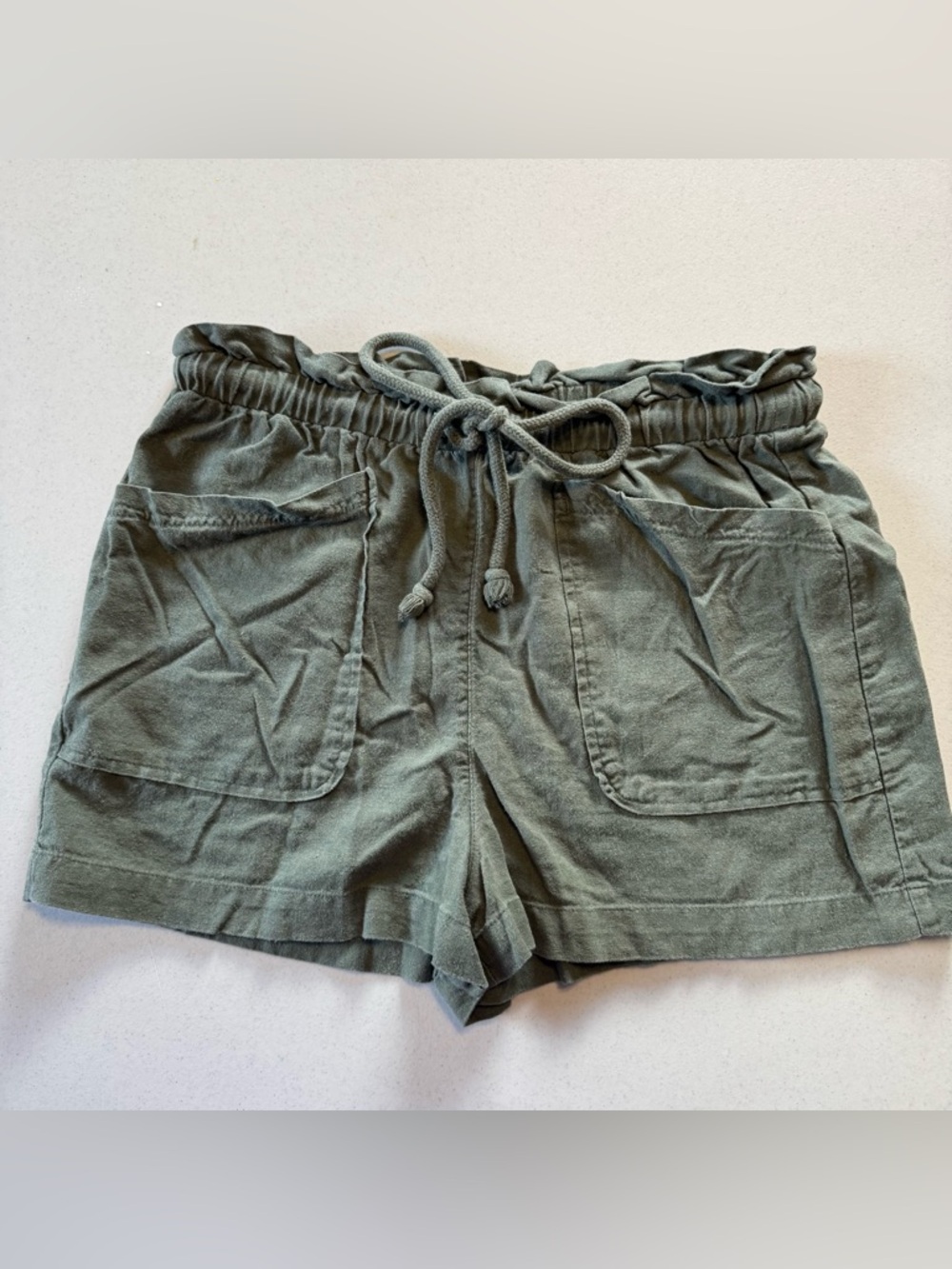 Universal Thread Olive Drawstring Pocket Athletic Shorts